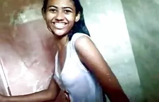 இந்திய டீன் தனது பி.எஃப்