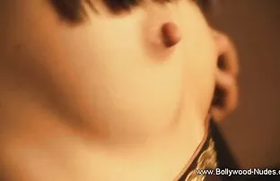 சூடான அழகி கவர்ச்சியான பெல்லி நடனம்