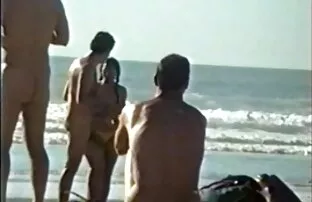 கடற்கரையில் திரு பெரிய டிக்