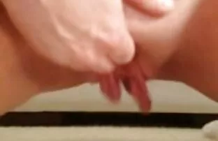 மற்றும் புண்டை உதடுகள்
