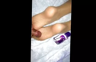 பெண் தோழி மற்றும் நைலான் அடி பார்த்து