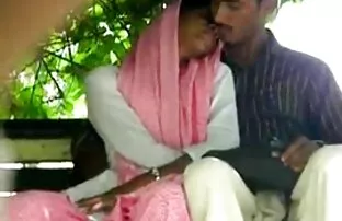 காதலர்கள் சுயஇன்பம் மற்றும் விரல்