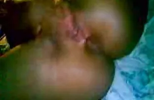 இந்தோனேசிய பெண்ணுக்கு பாகிஸ்தானில் கழுதை கிடைக்கிறது