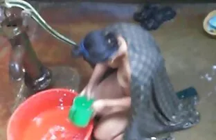 அண்டை மறைக்கப்பட்ட குளியல் 4
