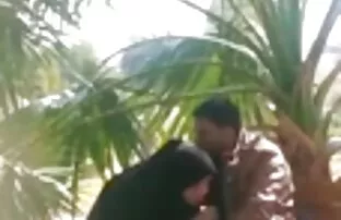 பொது பூங்காவில் படகோட்டி வரை கை வேலை
