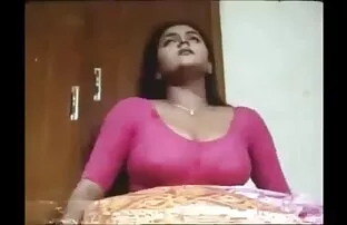 கவர்ச்சியான சூடான மார்பகங்கள்