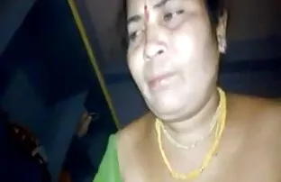 தேசி முதிர்ந்த அத்தை