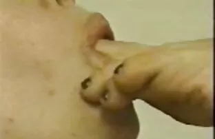 லெஸ்பியன் நக்கும் கால்கள் சத்தம் இல்லை