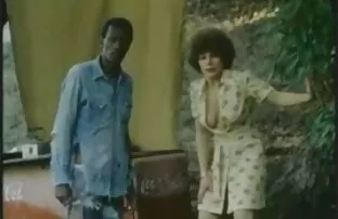 ஒயிட்டி தனது வழியை உறிஞ்ச வேண்டும்