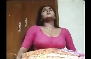 கவர்ச்சியான சூடான மார்பகங்கள்