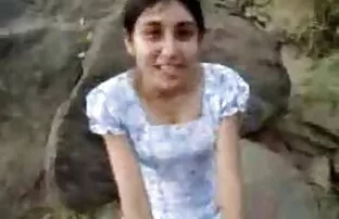 ஸ்ரீலங்கன் பெண் வாய்வழி செக்ஸ் கொடுக்க