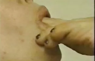 லெஸ்பியன் நக்கும் கால்கள் சத்தம் இல்லை