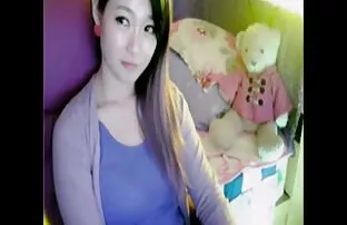 ஒரு நல்ல கழுதை கொண்ட சூடான சீன குழந்தை