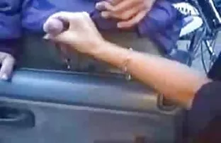 காரை கடத்திச் சென்றார்