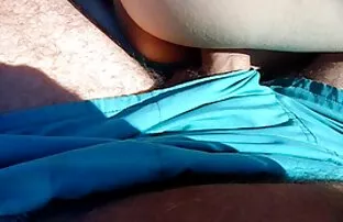 கடற்கரையில் கவனமாக செக்ஸ்