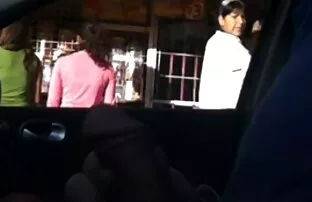 கார் 2 இல் இரட்டை ஒளிரும்