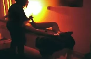 ஒரு கருப்பு பெண்ணின் பெரிய மசாஜ்