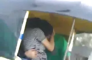 தேசி ஆட்டோ ரிக்‌ஷா முத்தம்