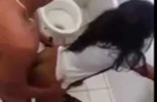 கழிவறையில் பள்ளி பெண் மறைக்கப்பட்ட கேம் ஃபக் பாய்