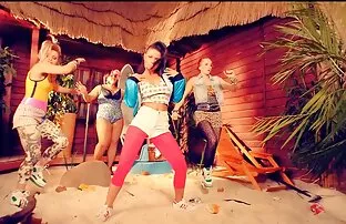 ஆபாச இசை வீடியோ