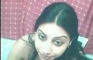 இந்திய இல்லத்தரசி இரவில் காண்பிக்கப்படுகிறார்