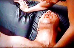 என் வாயில் படகோட்டி நான் அதை மீண்டும் என் துப்பினேன்