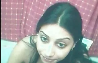 இந்திய இல்லத்தரசி இரவில் காண்பிக்கப்படுகிறார்