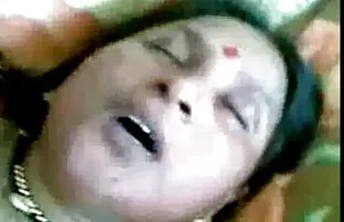 முதிர்ந்த கிராம ஜோடி வீட்டில் ஃபக்